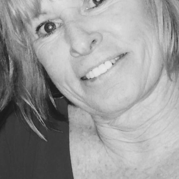 Meet your Posher, Sharon - Picture 1 of 1